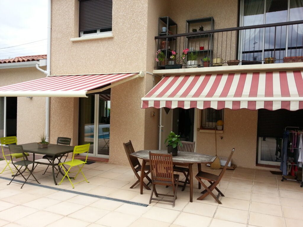 Store banne motorisé installé à Saint-Orens-de-Gameville (31650) par GPA Automatisme. Solution idéale pour l'ombre et la protection solaire extérieure