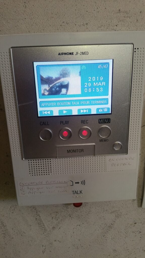 Dépannage de portier vidéo installé à Caraman (31460) par GPA Automatisme. Réparation et maintenance de systèmes de contrôle d'accès vidéo